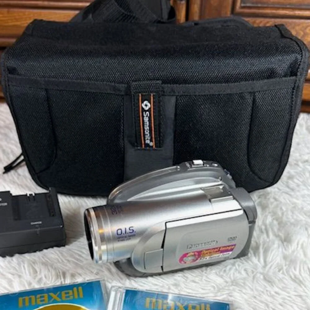 Panasonic VDR-D220 DVD Video Camera Camcorder + Storage Travel Bag + DVD-R Discs